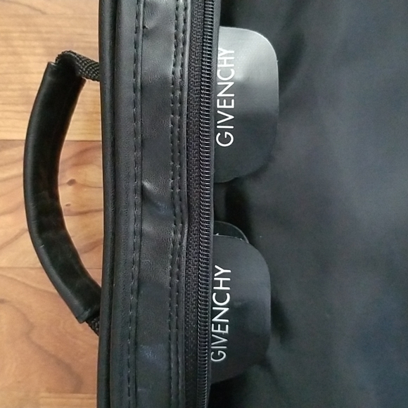 Givenchy Garment Travel Bag, Vintage Leather, Rare, Excellent Condition! - Picture 3 of 11